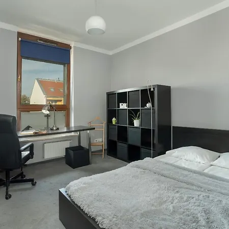 60 M2 With Free Garage Near To The Centre By Renters *