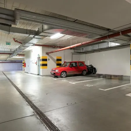 Apartment 60 M2 With Free Garage Near To The Centre By Renters