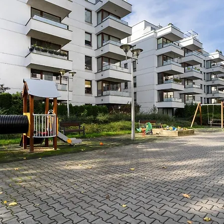60 M2 With Free Garage Near To The Centre By Renters Apartment